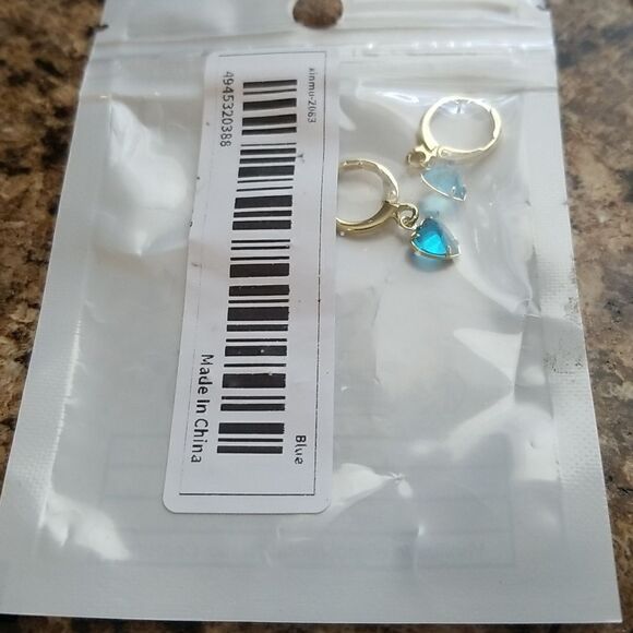 Heart dangle earrings 2 pair blue red - Picture 6 of 11